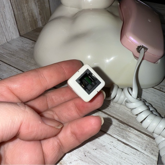 Hello Kitty Fairy Telephone by Sanrio - Picture 9 of 10